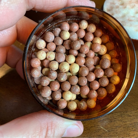 Avon Glow Bronzing Pearls Bronzed - Picture 2 of 10